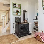 Charming Renovated - By Traum Сasa de vacaciones *